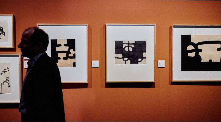 FUNDACIÓN IBERCAJA “SUEÑA” CON EL ESPACIO DE EDUARDO CHILLIDA EN SU NUEVA EXPOSICIÓN EN EL CENTRO CULTURAL CONDE DUQUE