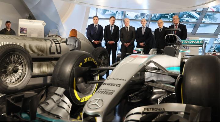 EL PRESIDENTE DE MERCEDES-BENZ ESPAÑA, REINER HOEPS, VISITA MOBILITY CITY Y LA EXPOSICIÓN OFICIAL DE LA MARCA