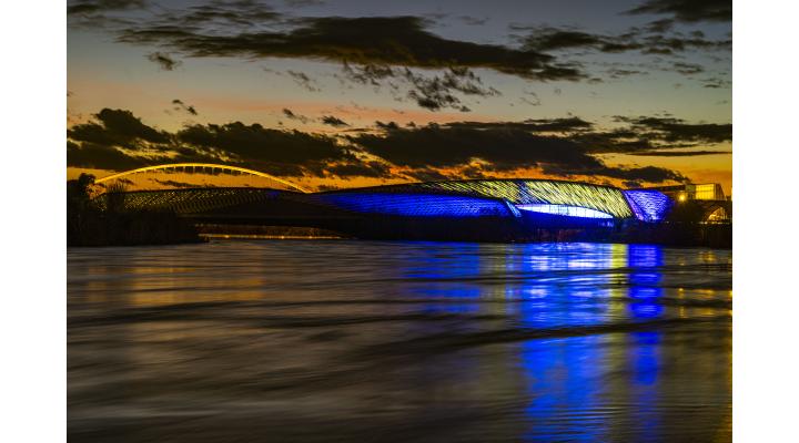 Mobility City, iluminado, durante su tercer aniversario en febrero.