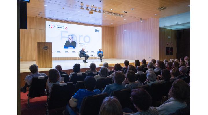 Conferencia de Víctor Manuel dentro del Foro Fundación Ibercaja en el Patio de la Infanta, el pasado mes de abril.