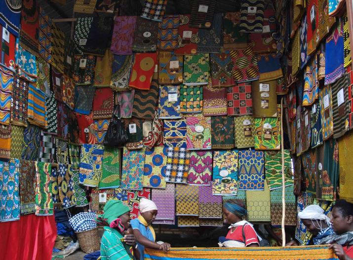 EXPOSICIÓN FOTOGRÁFICA SOBRE RUANDA EN IBERCAJA ACTUR