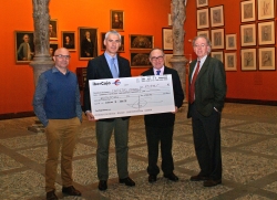 IBERCAJA ENTREGA EL CHEQUE DE LA CAMPAÑA DE NAVIDAD A CÁRITAS