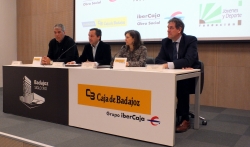 LAS FUNDACIONES IBERCAJA Y CAJA BADAJOZ COLABORAN CON LA FUNDACIÓN JÓVENES Y DEPORTE EN EL FOMENTO DEL DEPORTE ESCOLAR