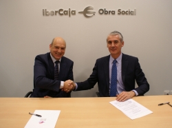 César Pedro Romero Tierno, director general del Grupo San Valero, a la izquierda, junto a Juan Carlos Sánchez Bielsa, jefe de la Obra Social Ibercaja