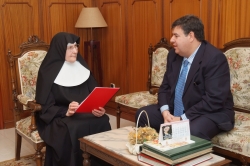 Ibercaja ha donado la cantidad de 40.000 euros para renovar las instalaciones del servicio de cocina del Asilo Santa Teresa Jornet de Guadalajara. 