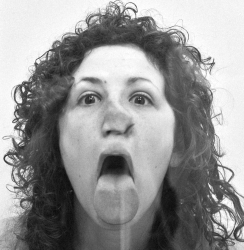 EXPOSICIÓN DE JULIA SILVA EN SALA TORRE NUEVA