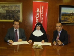 LAS HERMANITAS DE LOS ANCIANOS DESAMPARADOS DE HUESCA RECIBEN LA COLABORACIÓN ECONOMICA DE IBERCAJA