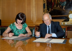 Colaboración entre Ibercaja y el Instituto Aragonés de la Juventud