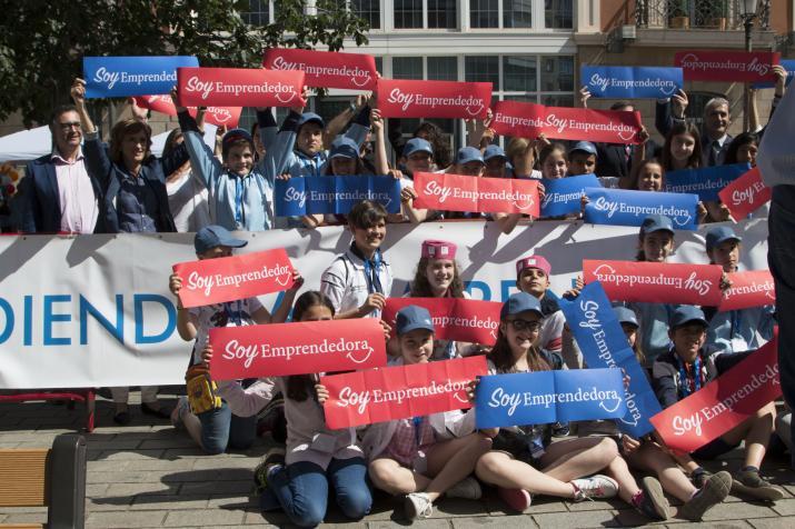 MERCADO DE COOPERATIVAS ESCOLARES, DEL PROGRAMA APRENDIENDO A EMPRENDER CON IBERCAJA EN LOGROÑO