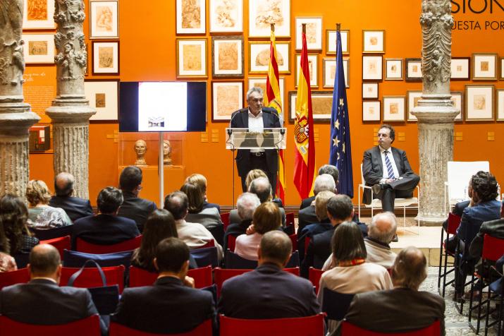Conferencia de Manuel Escudero, en Ibercaja Patio de la Infanta.