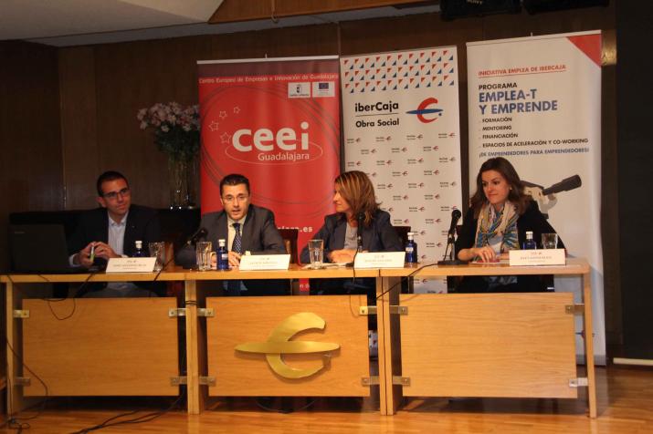 LA OBRA SOCIAL DE IBERCAJA FIRMA UN CONVENIO CON LA FUNDACIÓN CEEI GUADALAJARA PARA EL DESARROLLO DEL  PROGRAMA EMPLEA-T Y EMPRENDE  