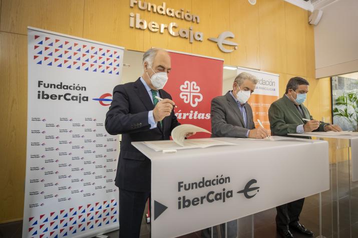 FIRMA DE CONVENIO DE FUNDACIÓN IBERCAJA, FUNDACIÓN CAI Y CÁRITAS ARAGÓN-LA RIOJA
