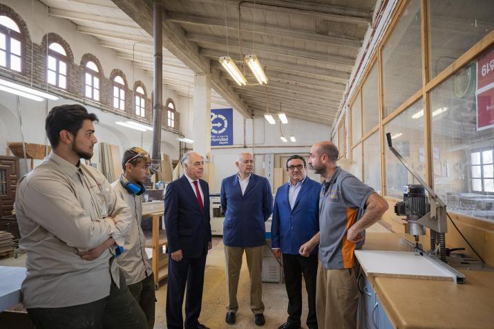 FIRMA DE CONVENIO  DE FUNDACIÓN IBERCAJA,  FUNDACIÓN CAI Y OZANAM