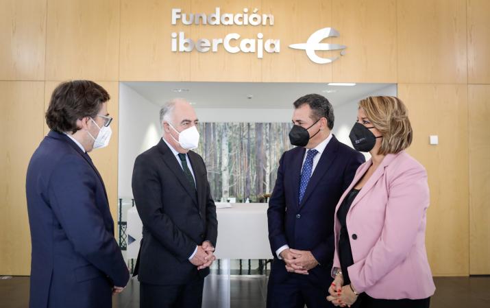 Firma del convenio de colaboración entre Fundación Ibercaja y el Clúster de Automoción de Aragón