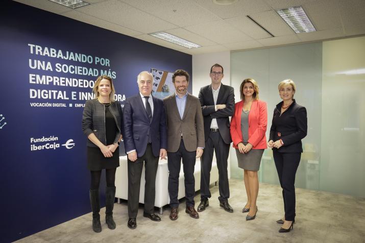 Foto de la firma del convenio entre Fundación Ibercaja y Fundación Hiberus