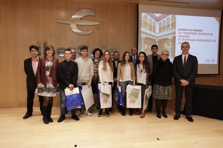ENTREGA DE PREMIOS DE LA VIII OLIMPIADA DE GEOGRAFÍA FASE ARAGONESA, EN IBERCAJA PATIO DE LA INFANTA.