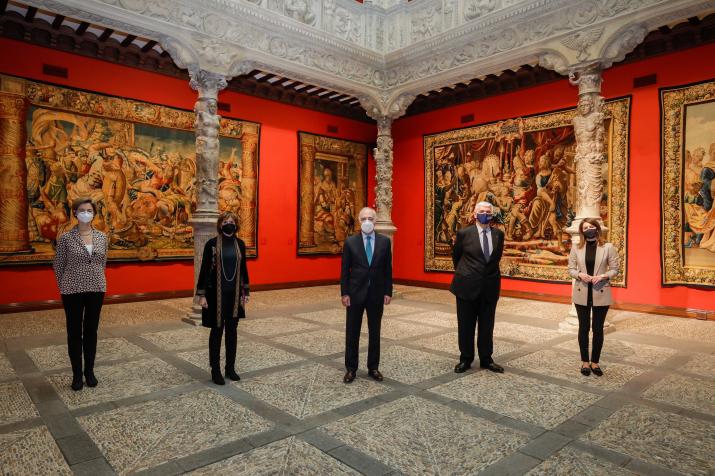 EXPOSICIÓN DE TAPICES EN IBERCAJA PATIO DE LA INFANTA