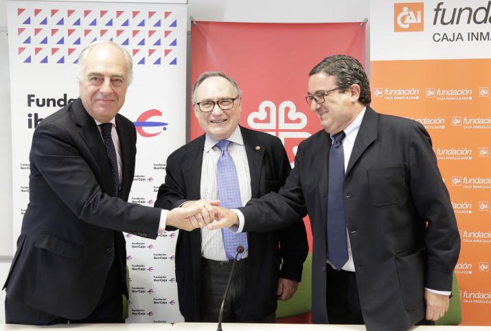 FIRMA DE CONVENIO DE FUNDACIÓN IBERCAJA Y FUNDACIÓN CAJA INMACULADA CON CÁRITAS ARAGÓN-LA RIOJA