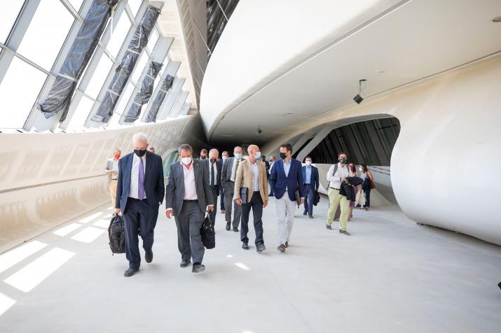 EL DIRECTOR GENERAL DE INDUSTRIA Y REPRESENTANTES DE DIFERENTES ADMINISTRACIONES PÚBLICAS VISITARON  LA SEDE DE LA INICIATIVA MOBILITY CITY DE FUNDACIÓN IBERCAJA
